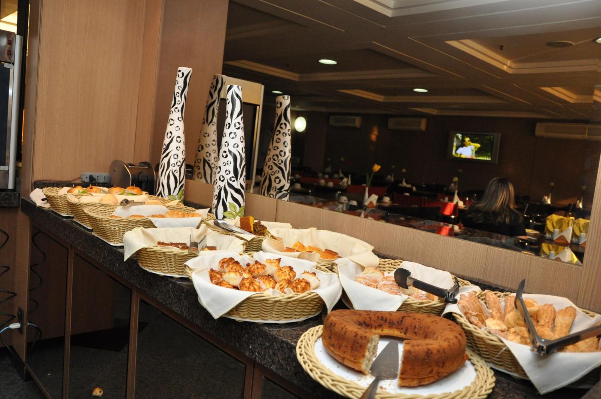 Crystal Plaza Hotel Goiânia Kültér fotó
